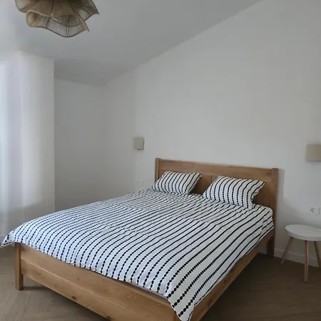 Maris Apartman Tkon